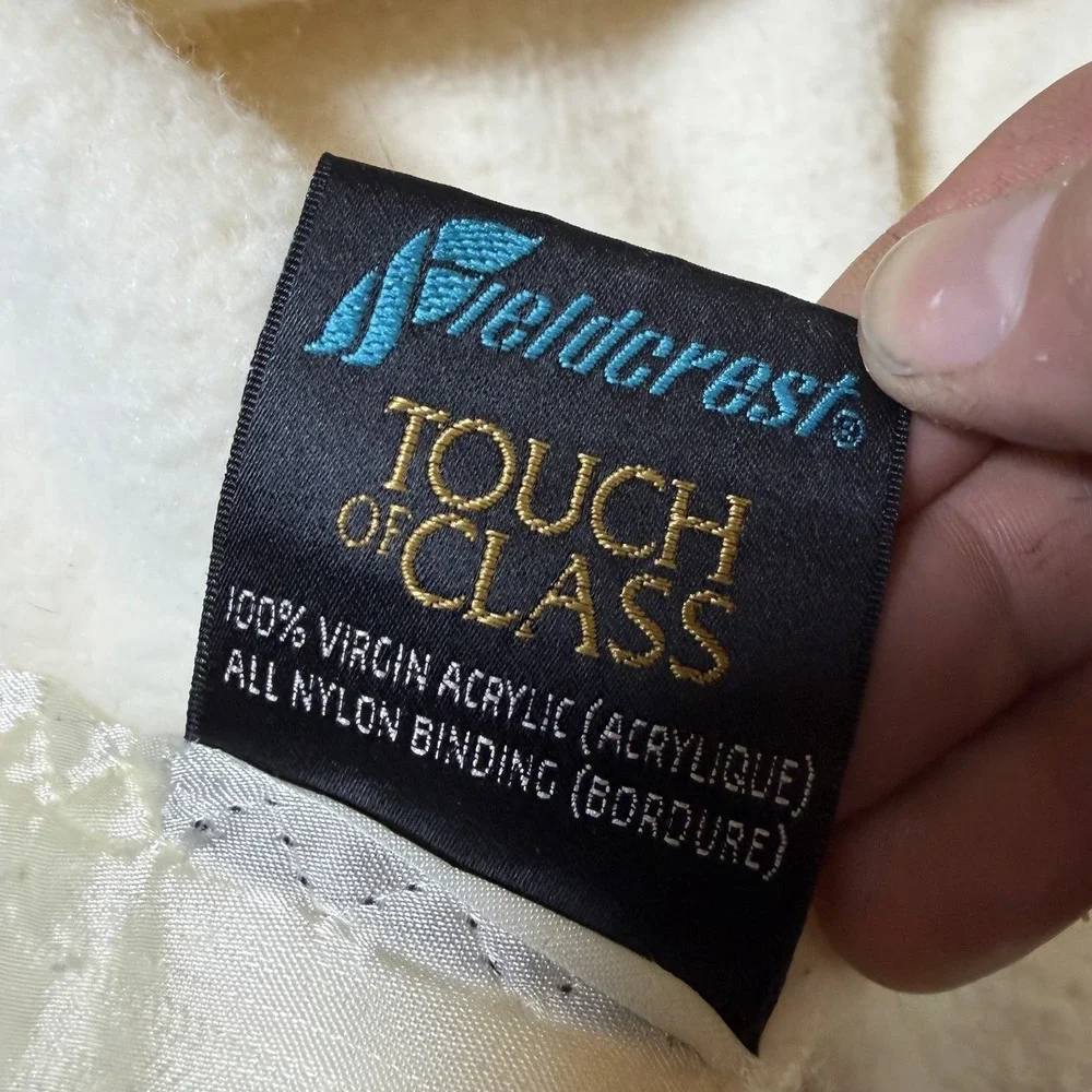 Vtg Fieldcrest 80s Acrylic‎ Blanket Full Double Touch of Class Satin Trim USA